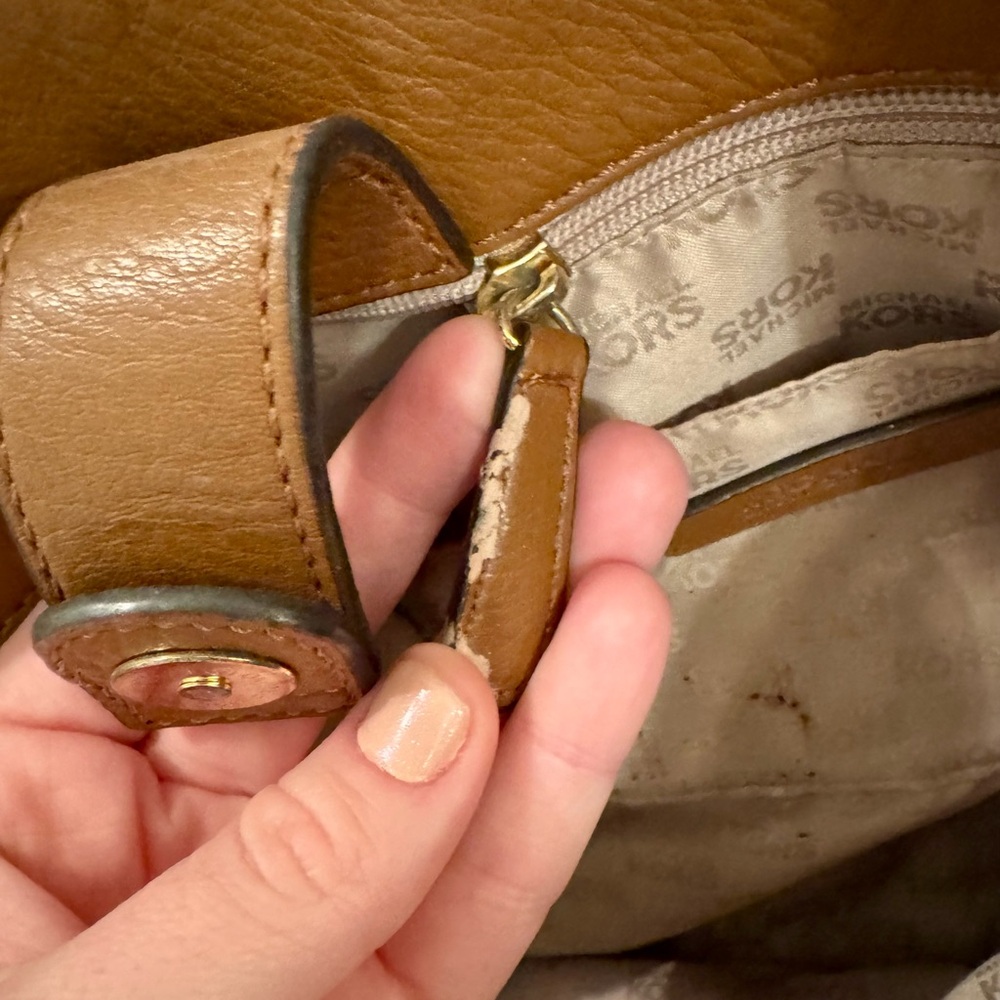 Michael Kors euc bag - Picture 6 of 10